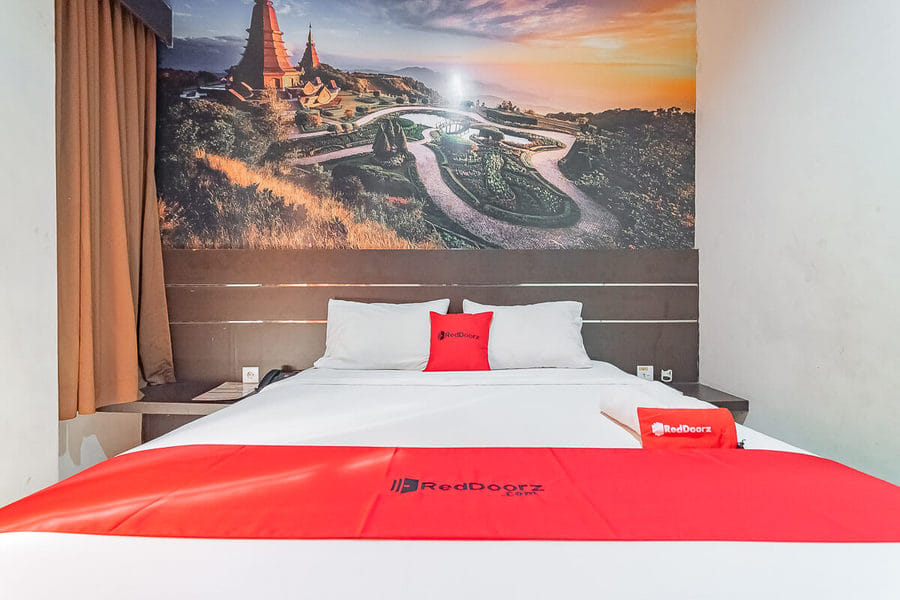 RedDoorz near Stadion Sanaman Mantikei