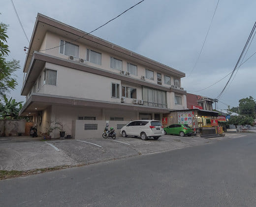 RedDoorz Plus near Sepinggan Airport 3 Balikpapan