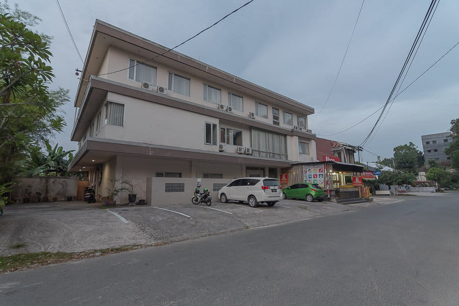 RedDoorz Plus near Sepinggan Airport 3 Balikpapan