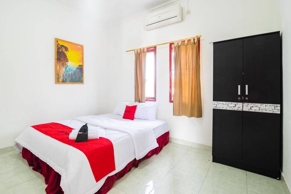 RedDoorz Room