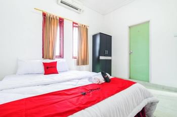 RedDoorz near Universitas Pamulang