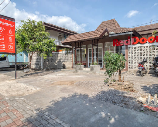RedDoorz near Malioboro Tugu Station Jogja 2