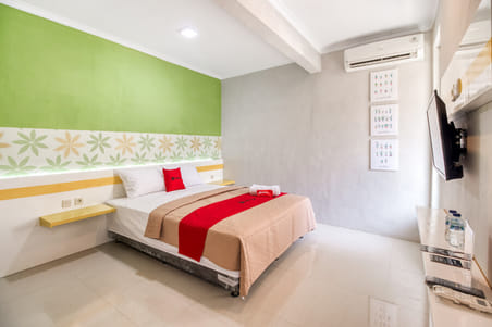 Reddoorz near Malioboro Tugu Station Jogja 2