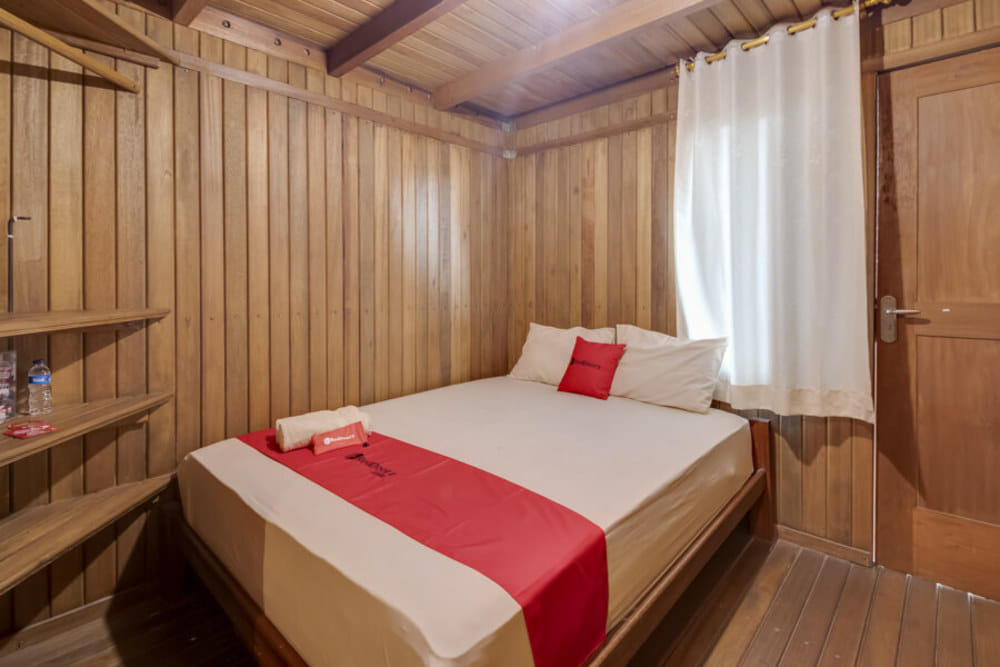 RedDoorz Room