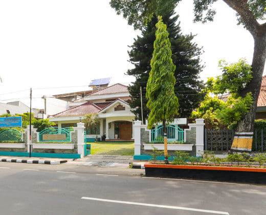 RedDoorz Syariah near Alun Alun Magelang Bayeman