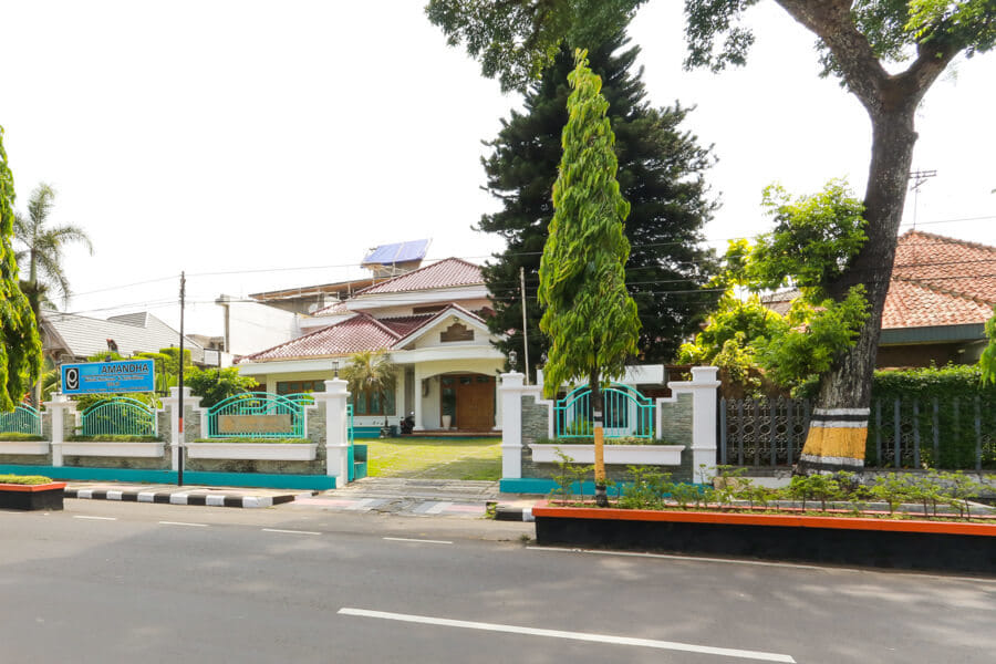 RedDoorz Syariah near Alun Alun Magelang Bayeman