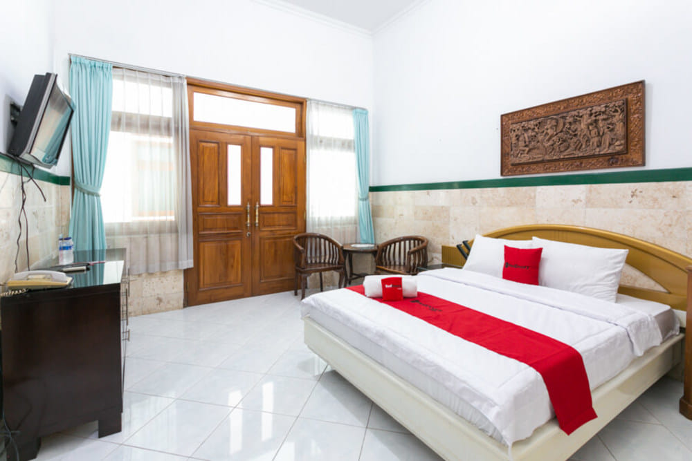 RedDoorz Room