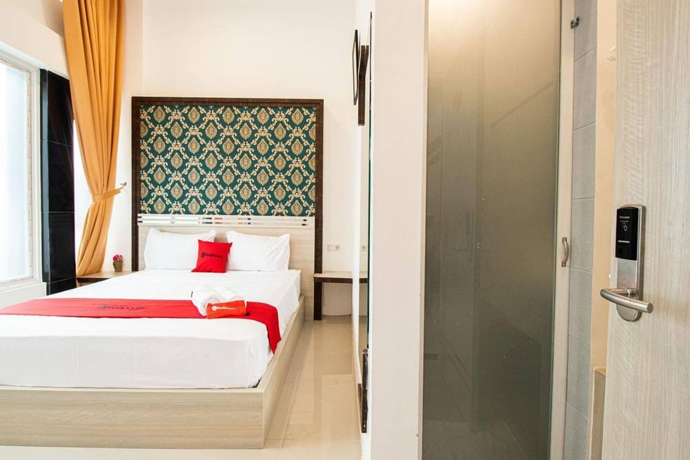 RedDoorz Room