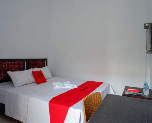 RedDoorz Syariah near Alun Alun Balai Kota Tegal