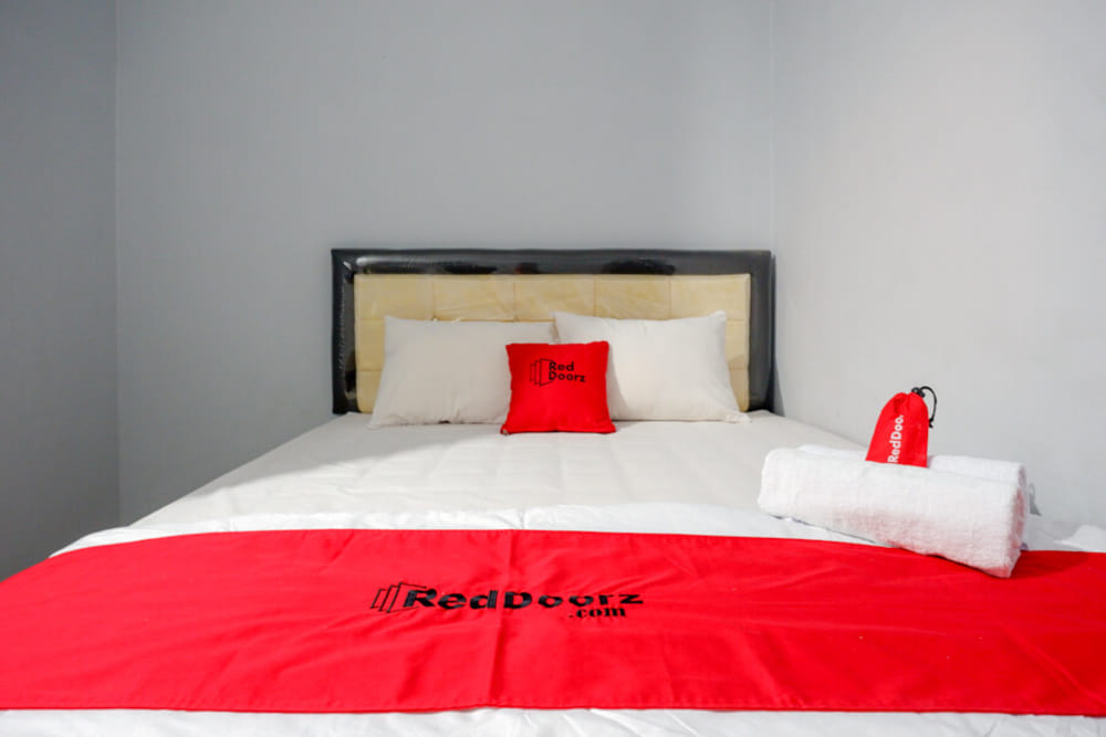 RedDoorz Room