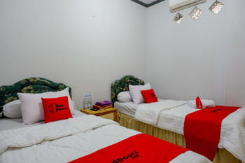 RedDoorz @ Hotel Aulia Majene