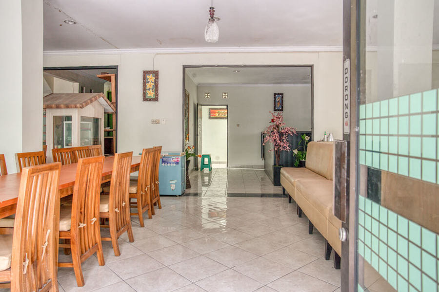 RedDoorz near Taman Mini Jakarta