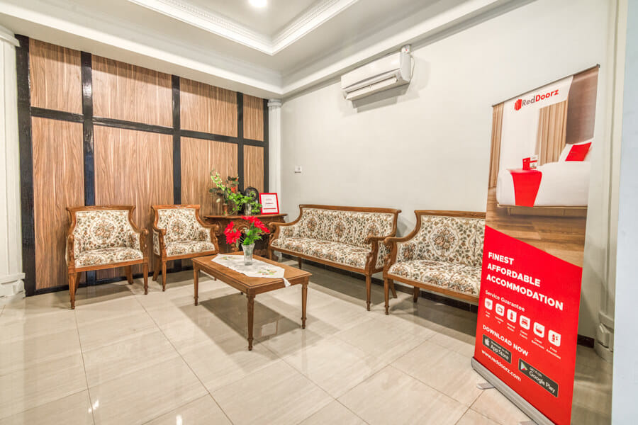 RedDoorz Plus near Akademi Kepolisian Semarang 3