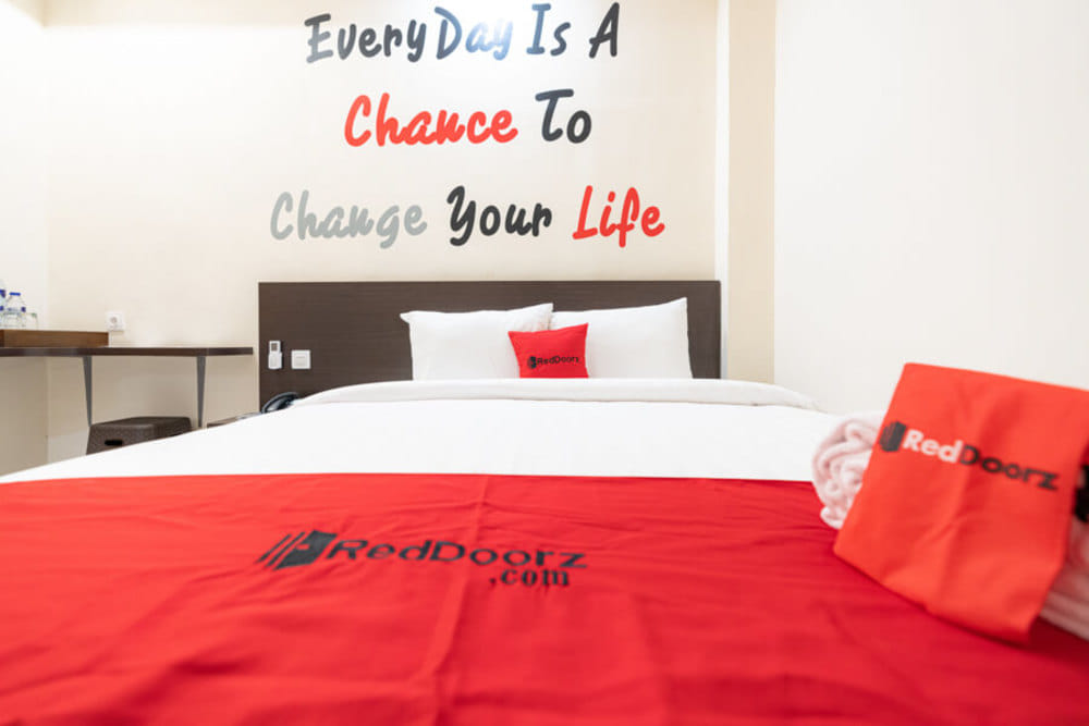 RedDoorz Room