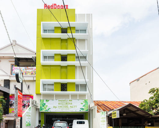 RedDoorz Plus @ Harvest Inn Panakkukang Makassar