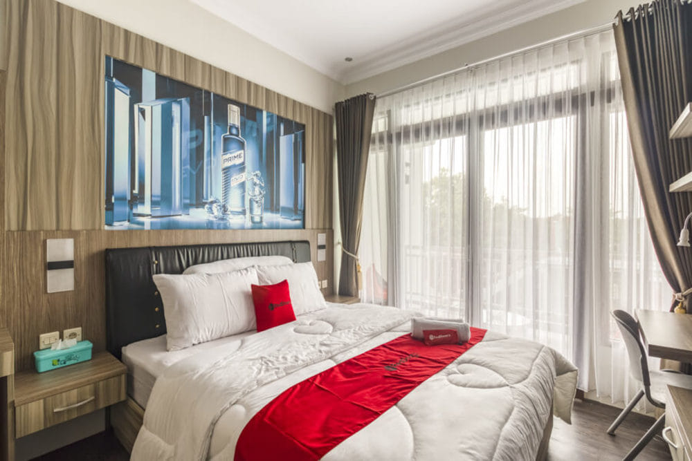 RedDoorz Deluxe Room