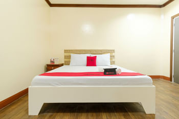 RedDoorz Plus @ Seaborne Hotel Subic Zambales