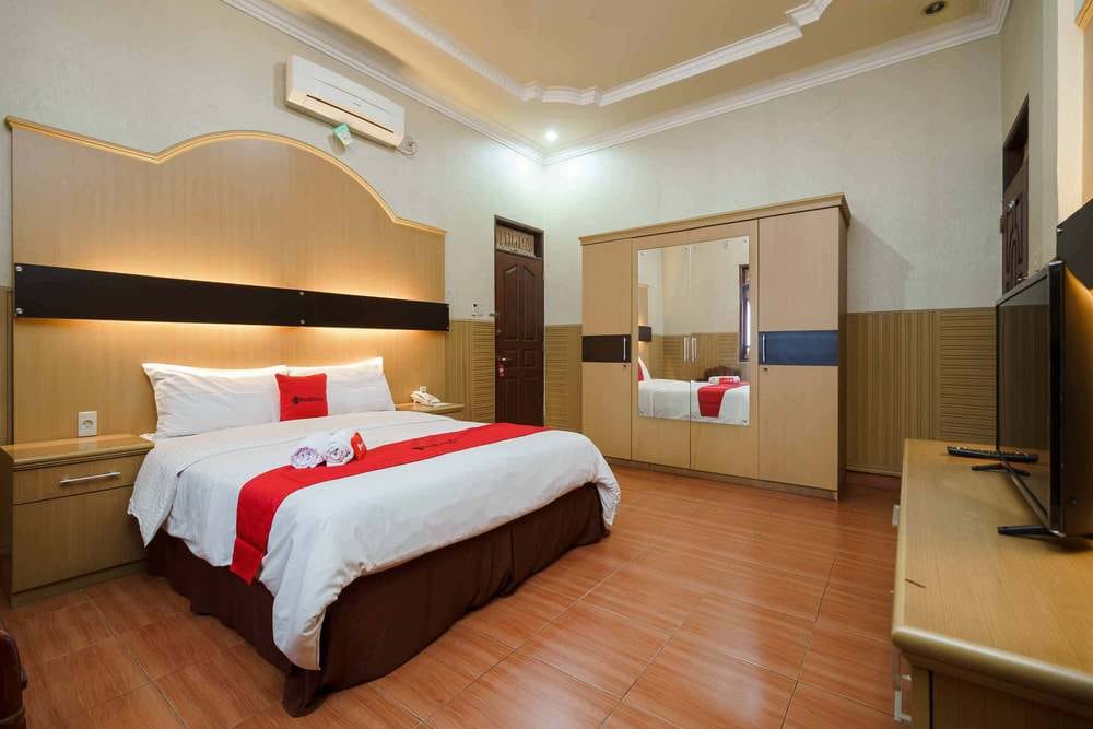 RedDoorz Premium