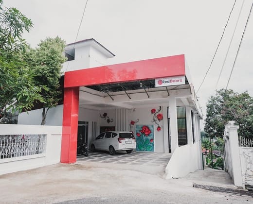 RedDoorz Syariah near Arafah Hospital Jambi
