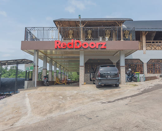 RedDoorz Resort Syariah @ Batu Apung Purwakarta