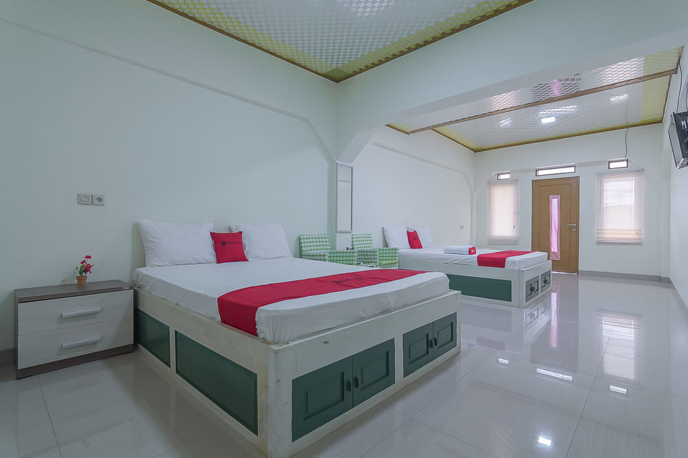 RedDoorz Family Room