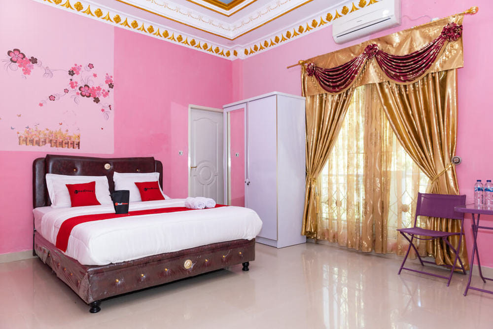 RedDoorz Room
