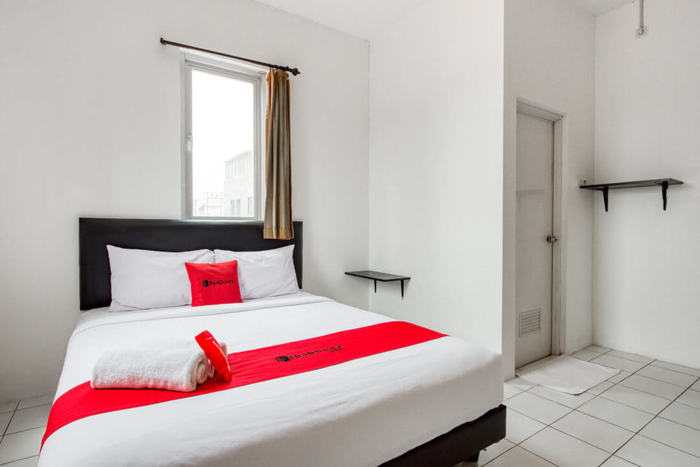 RedDoorz Room