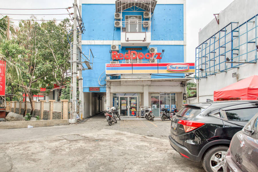 RedDoorz Plus near Galaxy Mall 