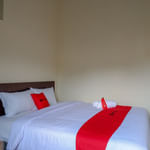 RedDoorz near Stadion 45 Karanganyar