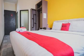 RedDoorz near ITC Cempaka Mas