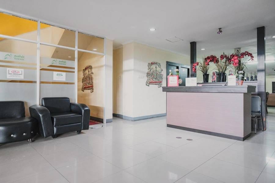 RedDoorz near ITC Cempaka Mas