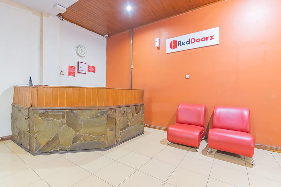 RedDoorz Plus @ Otista Garut