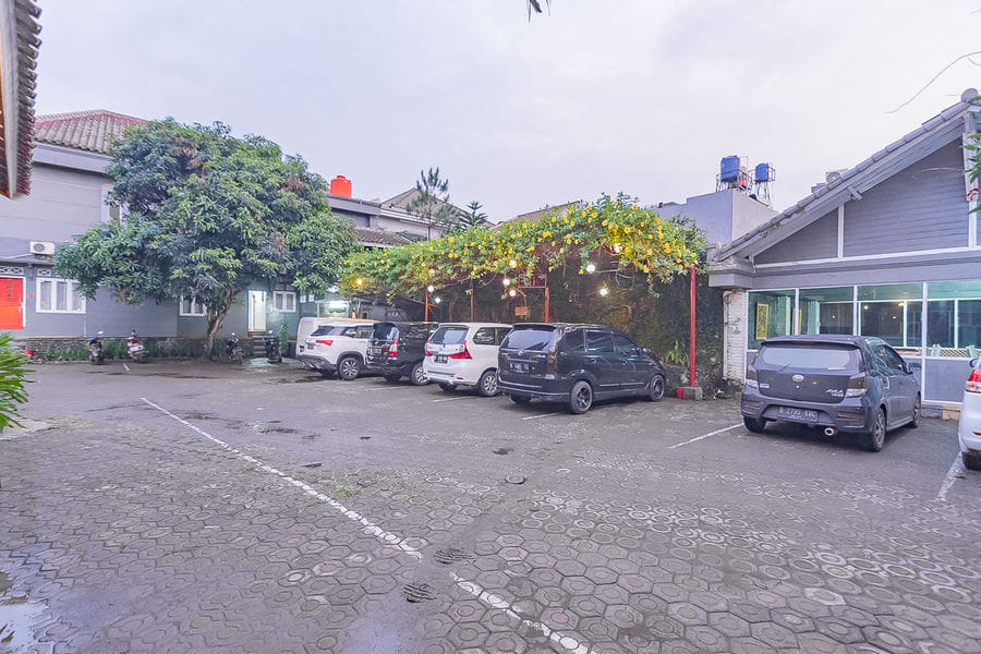 RedDoorz Plus @ Otista Garut