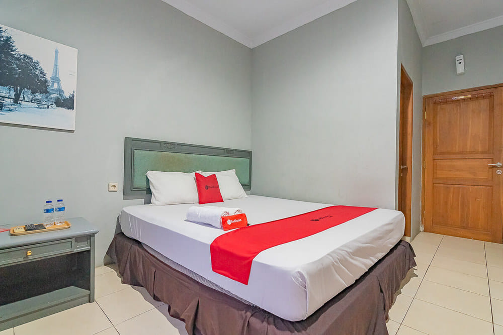 RedDoorz Room