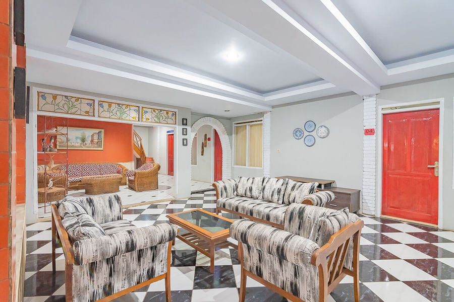 RedDoorz Plus @ Otista Garut