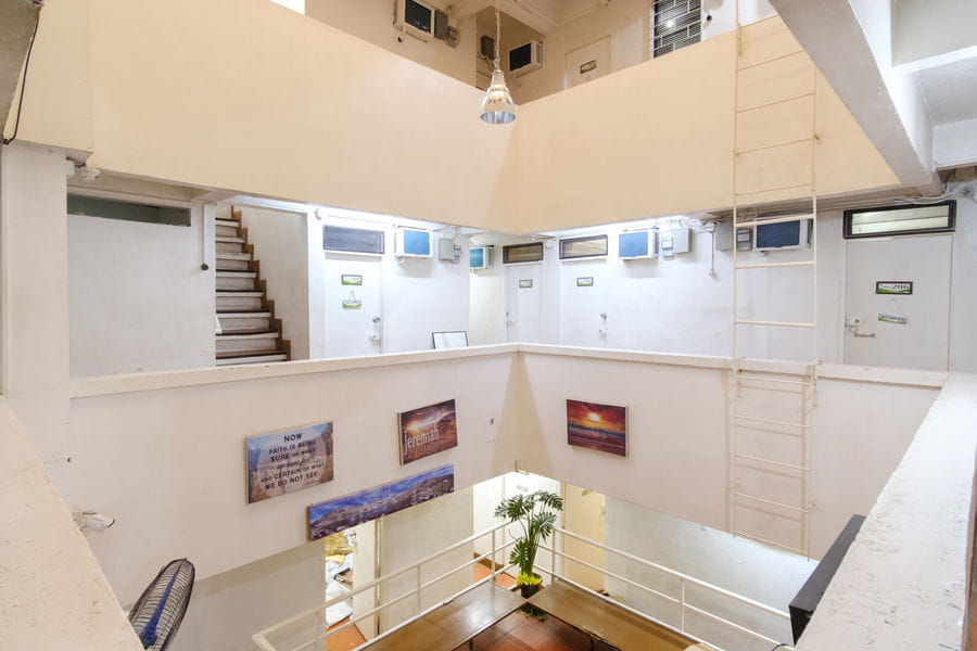 RedDoorz near OWWA Pasay