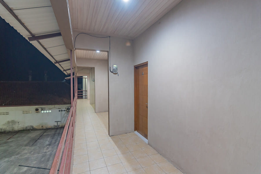 RedDoorz Plus @ Bukit Cinta Street Balikpapan