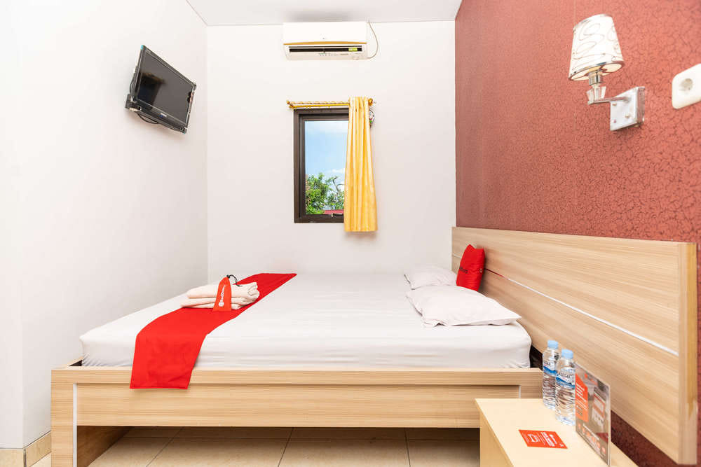 RedDoorz Room