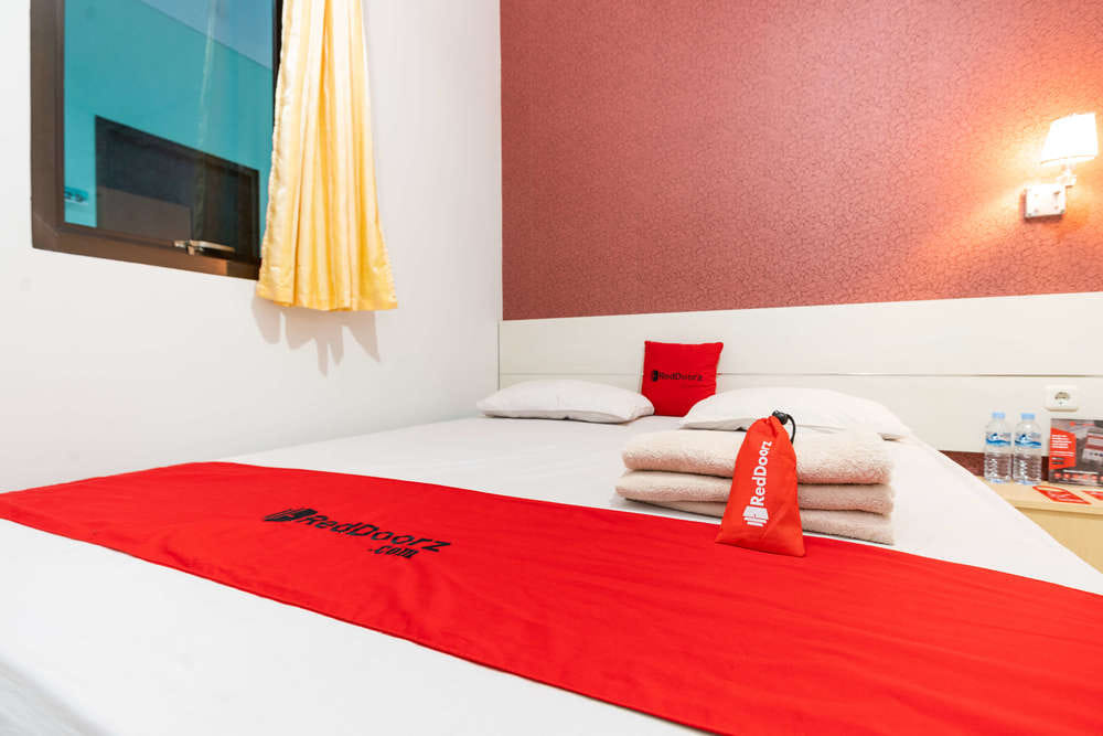 RedDoorz Premium