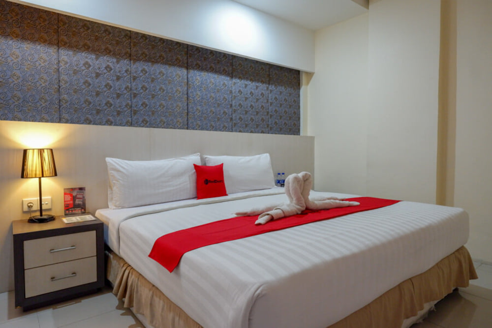 RedDoorz Deluxe Room