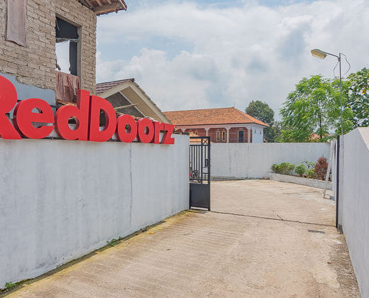 RedDoorz Syariah @ Tambak Mekar Street Subang