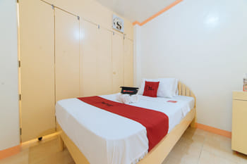 RedDoorz @ Q Abeto Street Mandurriao