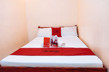 RedDoorz near Baclay Drive Super Metro
