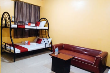RedDoorz near Baclay Drive Super Metro
