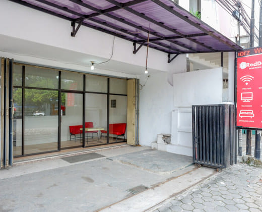 RedDoorz near Pacific Mall Tegal 2