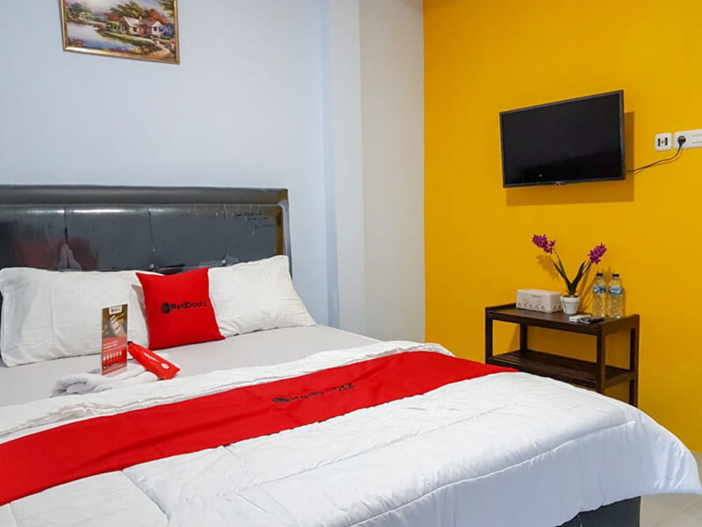 RedDoorz Room