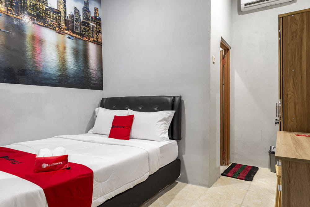 RedDoorz Room