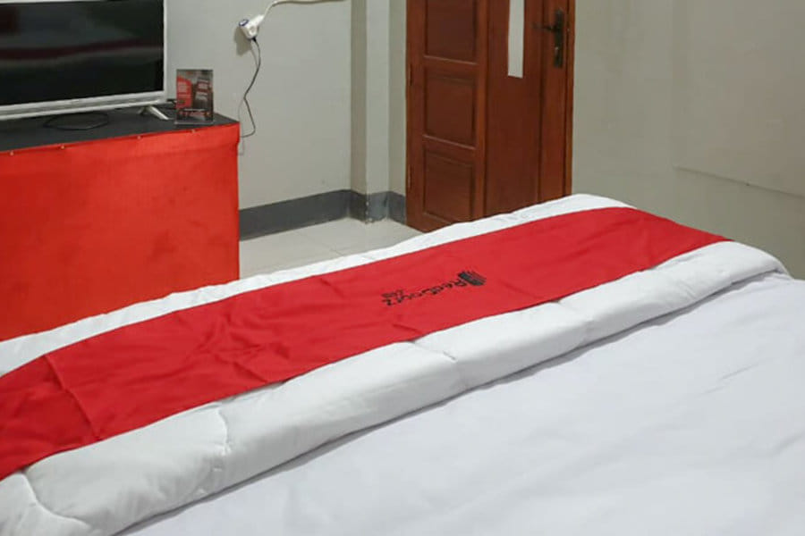 RedDoorz @ Hotel Yaki Mamuju.