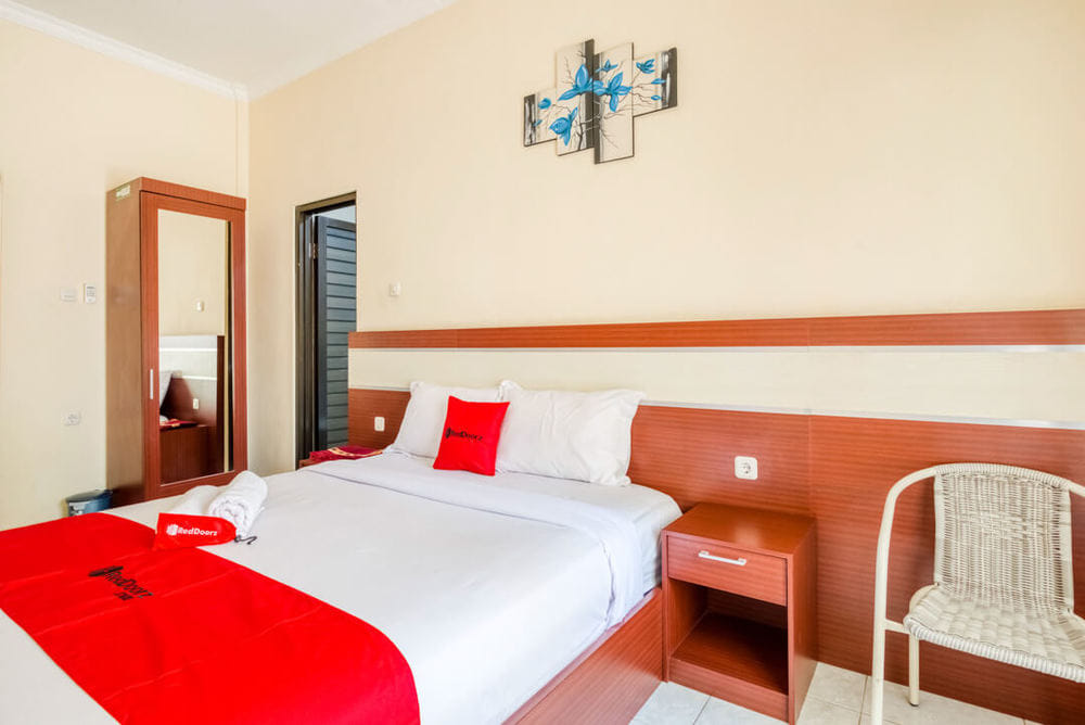 RedDoorz Room