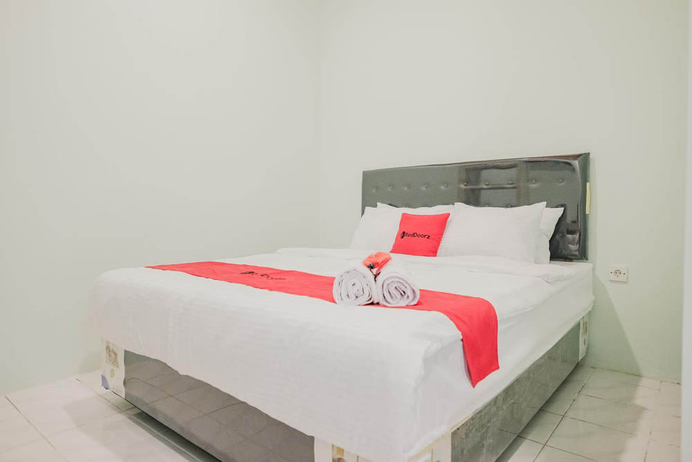 RedDoorz Room